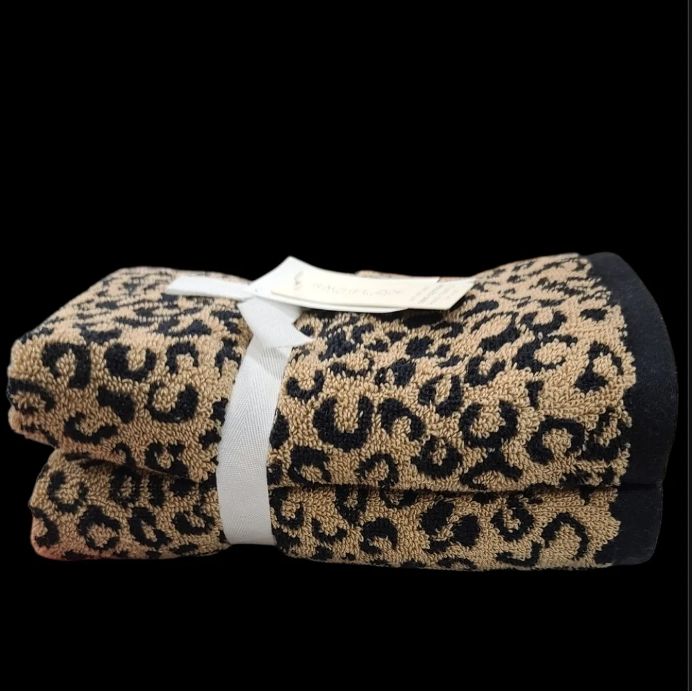 2 Piece Rachel Zoe Leopard Cheetah Animal Print Hand Towel Set NEW